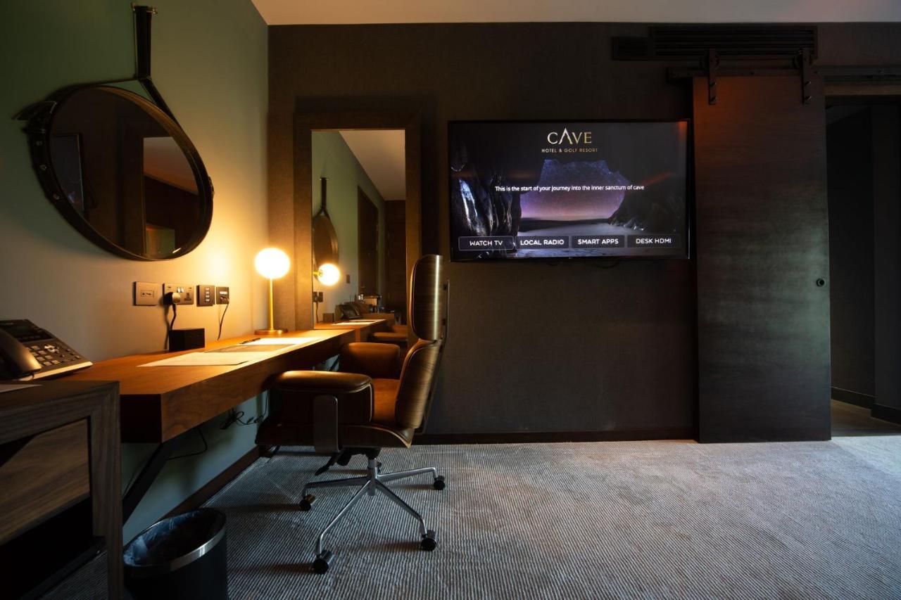 Cave Hotel & Golf Resort Faversham Bagian luar foto