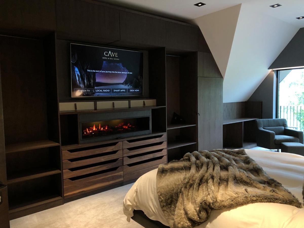 Cave Hotel & Golf Resort Faversham Bagian luar foto